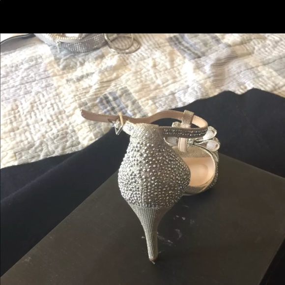 Size 8.5 new with box - Picture 3 of 3